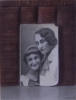 Молодая мама и бабушка, 2009, цвет. карандаши на бумаге, 42, х 32.5 см